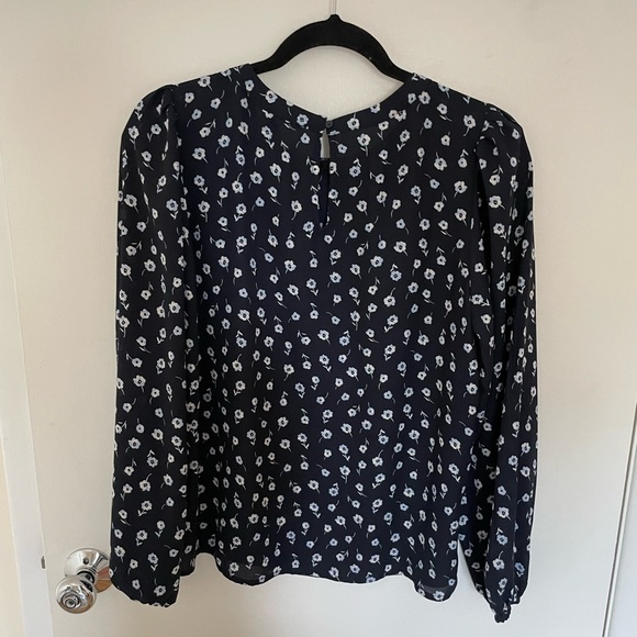 Banana Republic long sleeve blouse - Picture 2 of 3